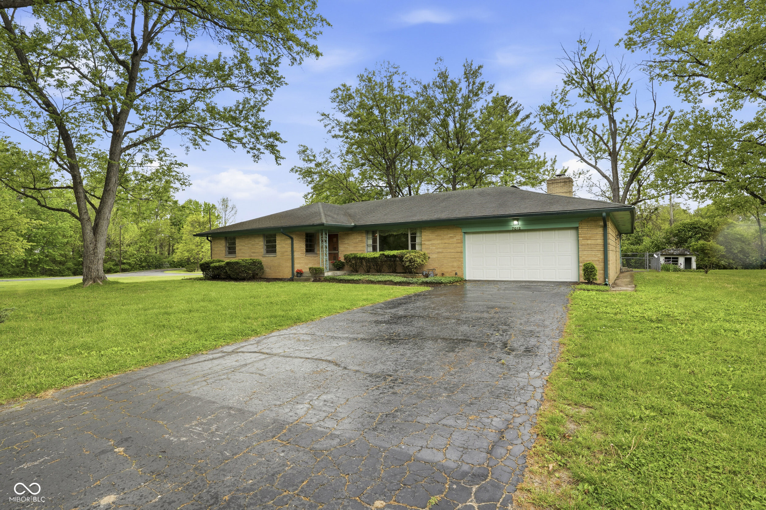 7012 Steven Lane