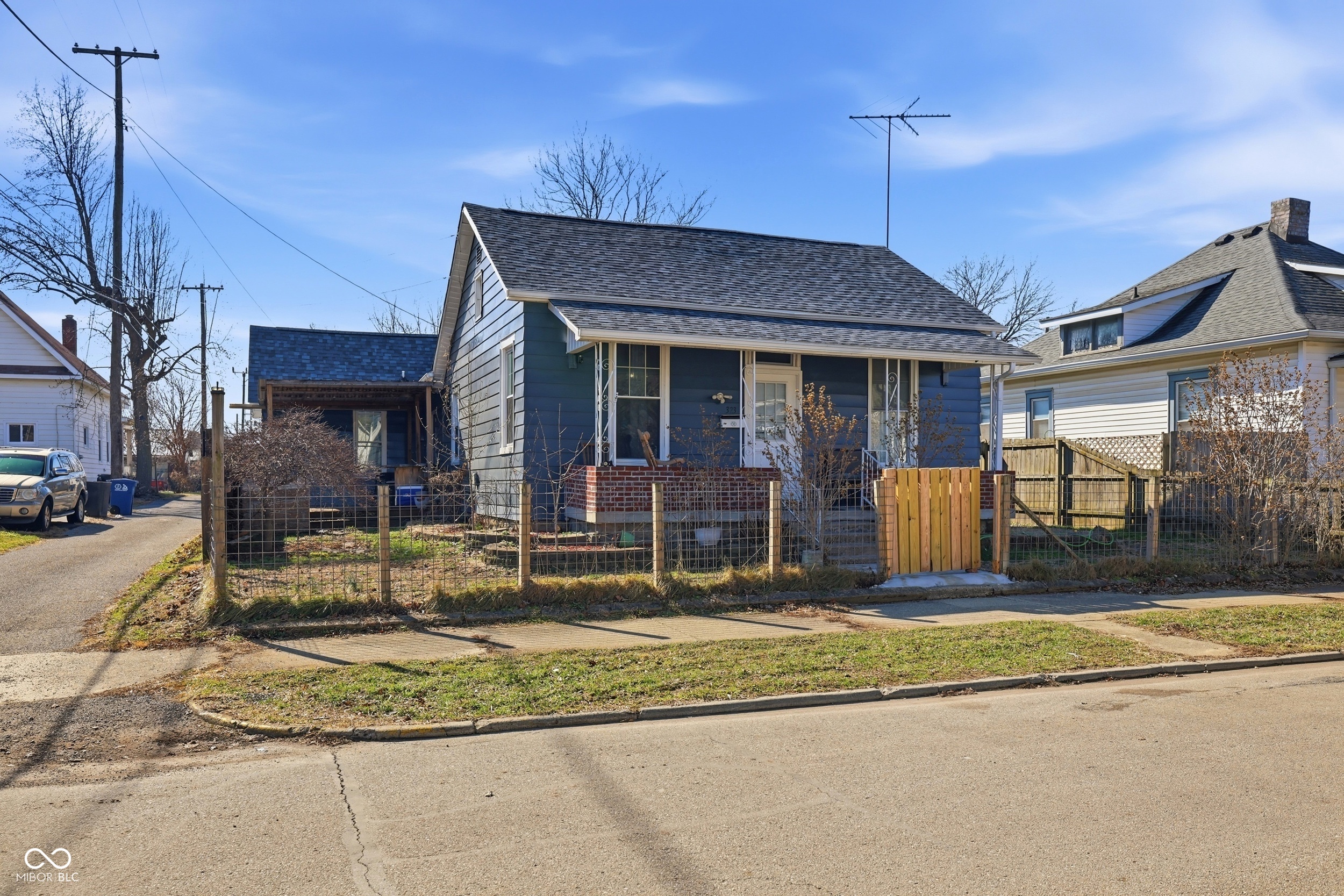 323 E Franklin Street