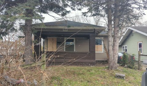 Photo of 2827 E 18th Street, Indianapolis, IN 46218 (MLS # 22075737)