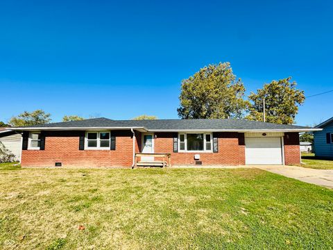 Photo of 108 Norfolk Drive, Alexandria, IN 46001 (MLS # 22069068)