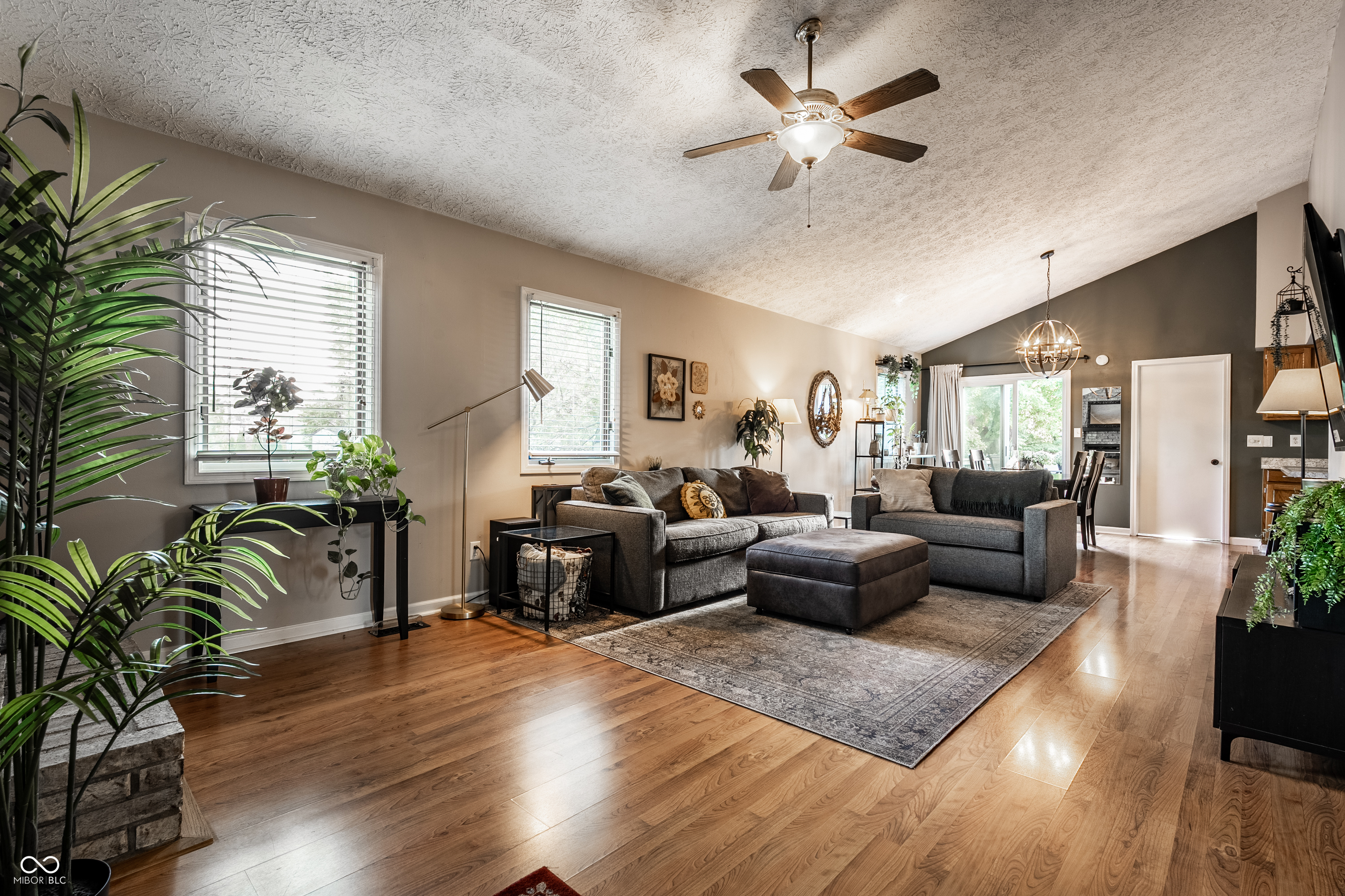 7647 Geist Valley Court