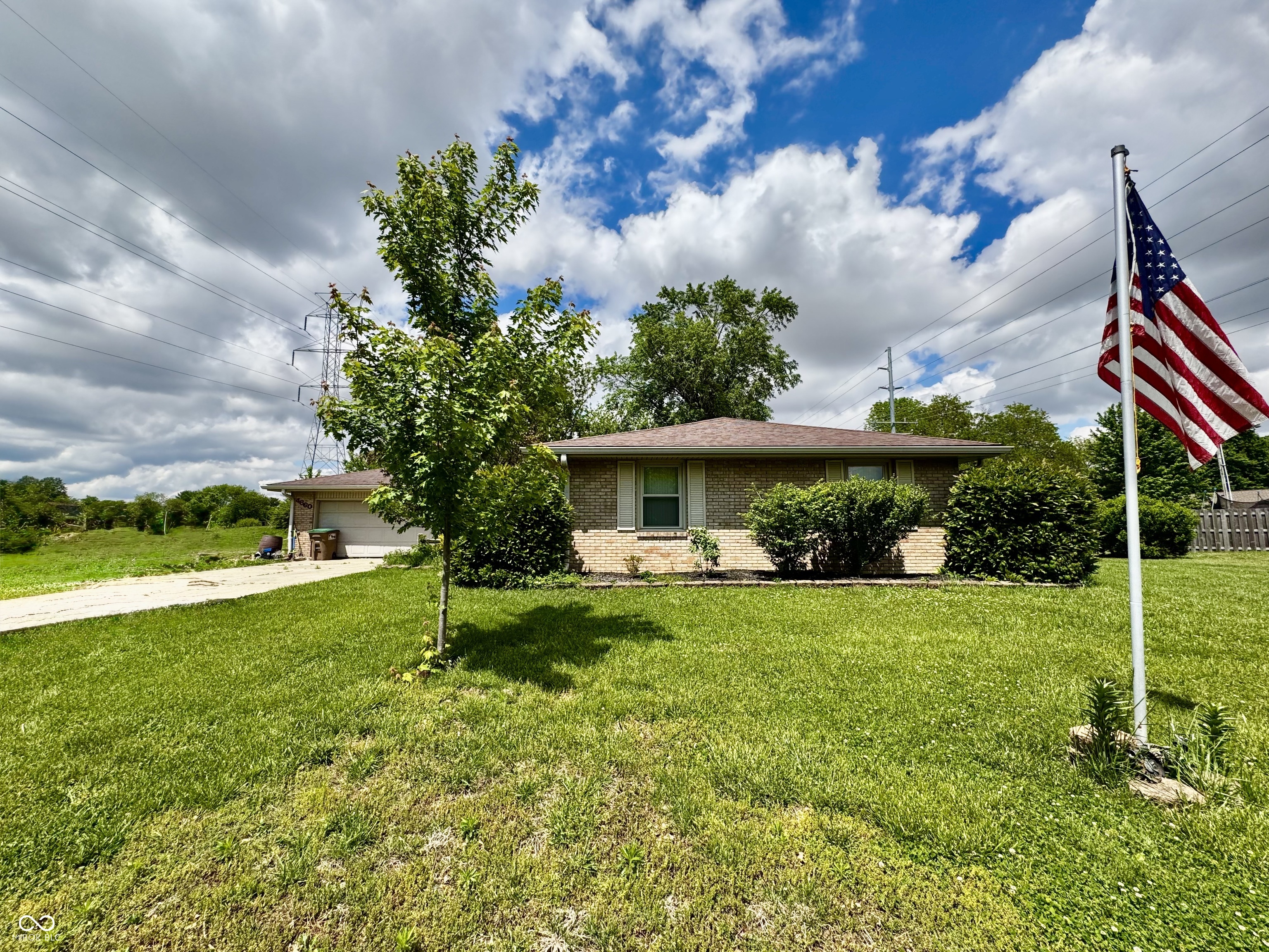 4860 Woodcrest Drive