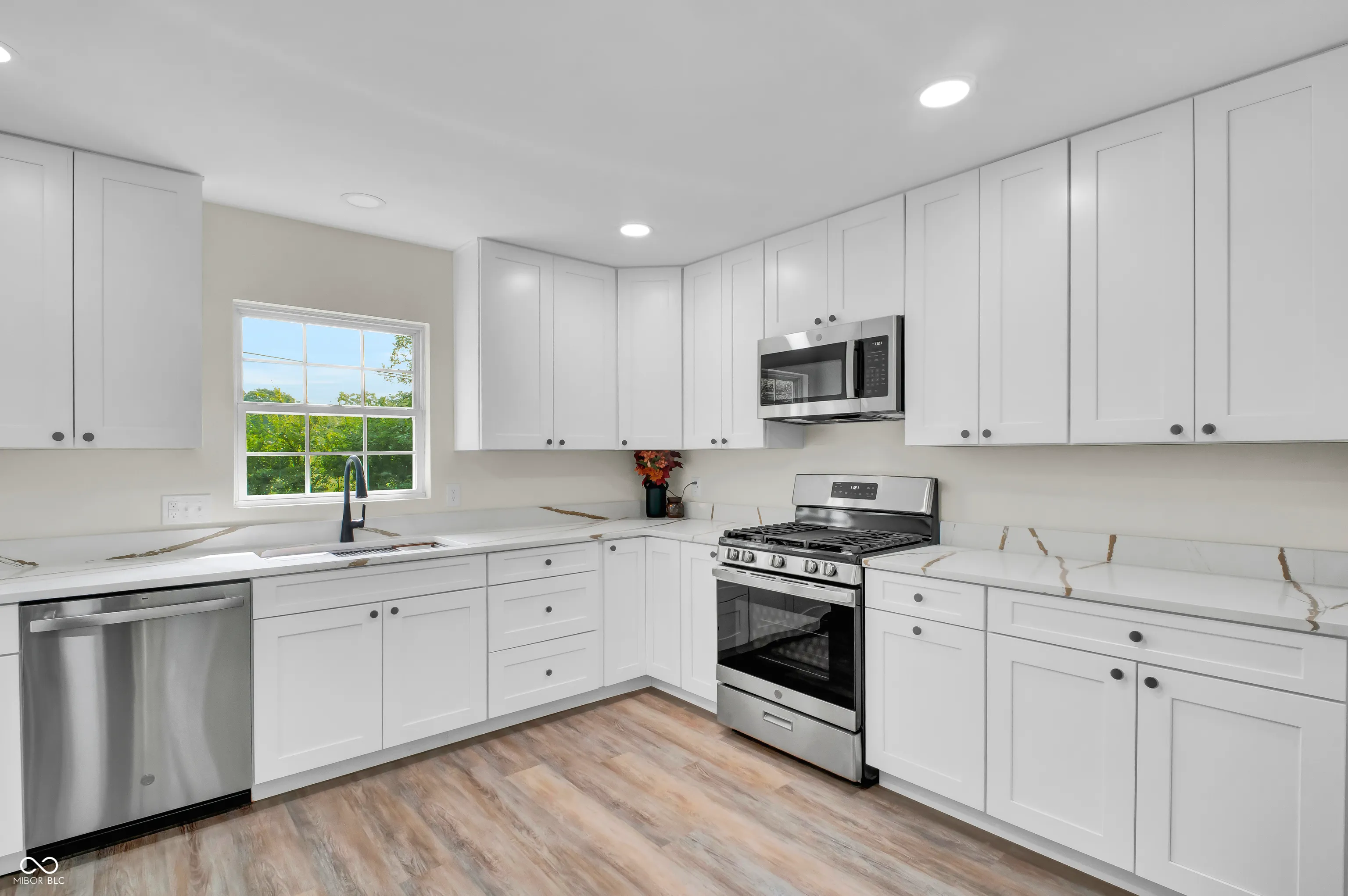 Columbus, Indiana 47203, United States, 3 Bedrooms Bedrooms, ,2 BathroomsBathrooms,Residential,Active,204784