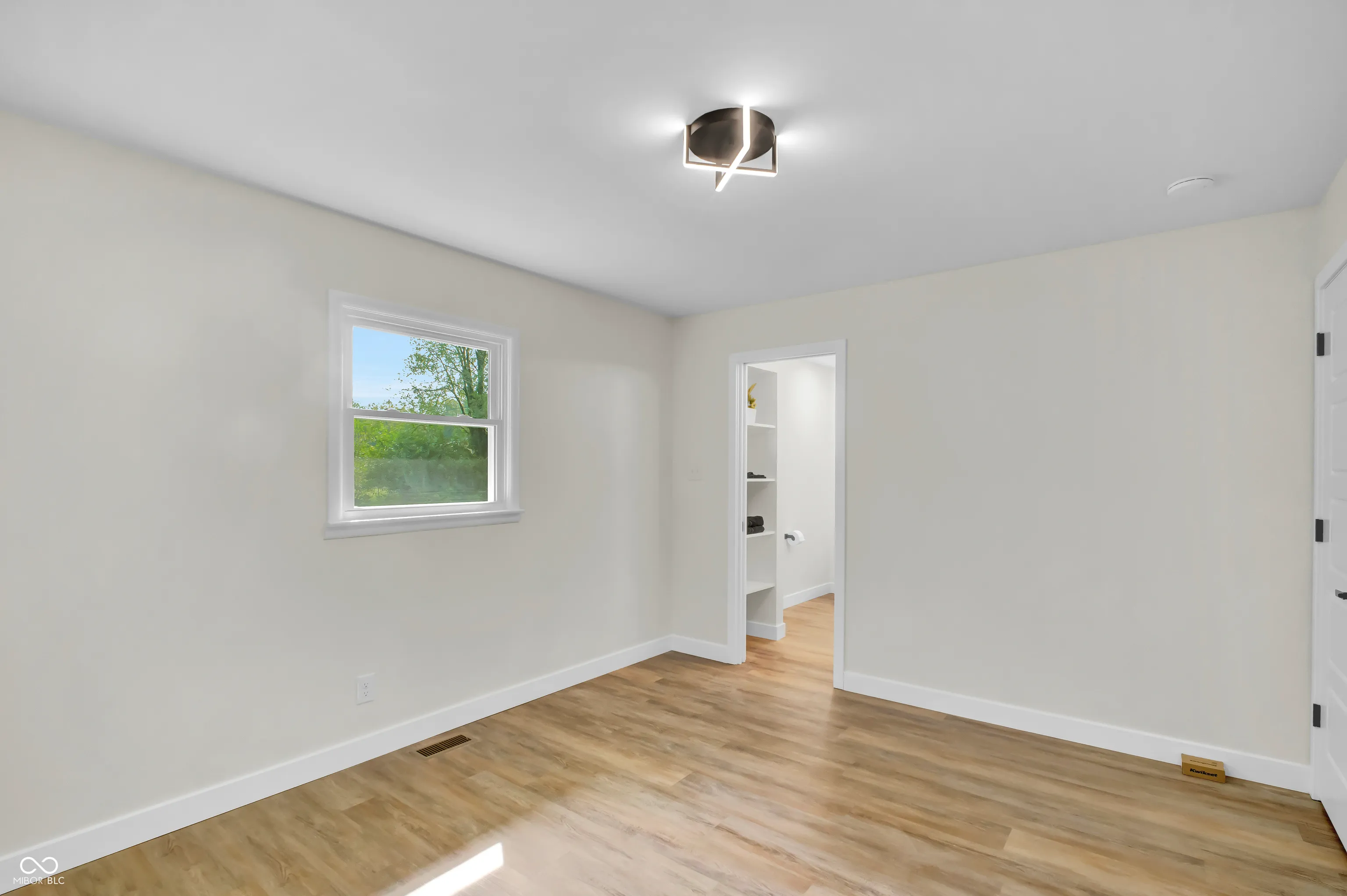 Columbus, Indiana 47203, United States, 3 Bedrooms Bedrooms, ,2 BathroomsBathrooms,Residential,Active,204784