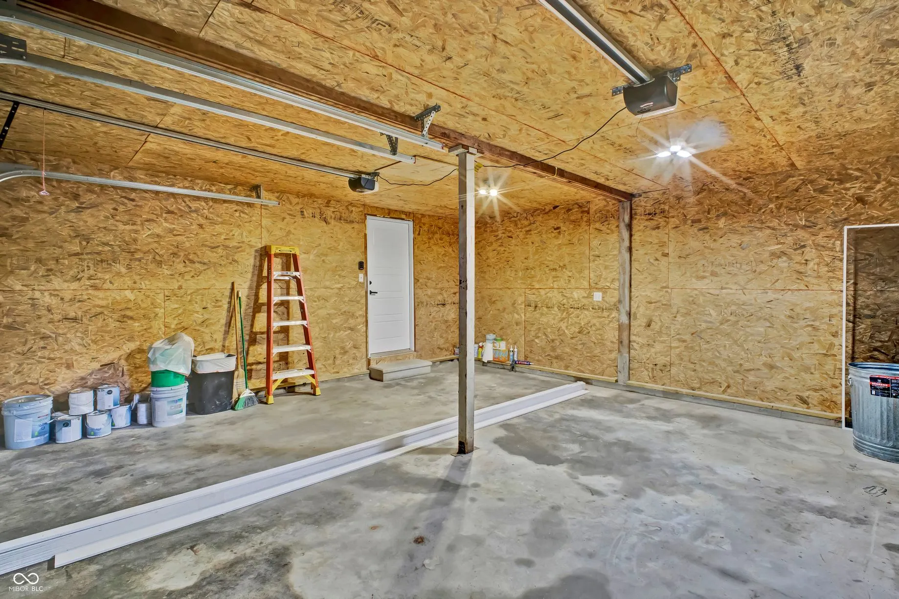 Columbus, Indiana 47203, United States, 3 Bedrooms Bedrooms, ,2 BathroomsBathrooms,Residential,Active,204784