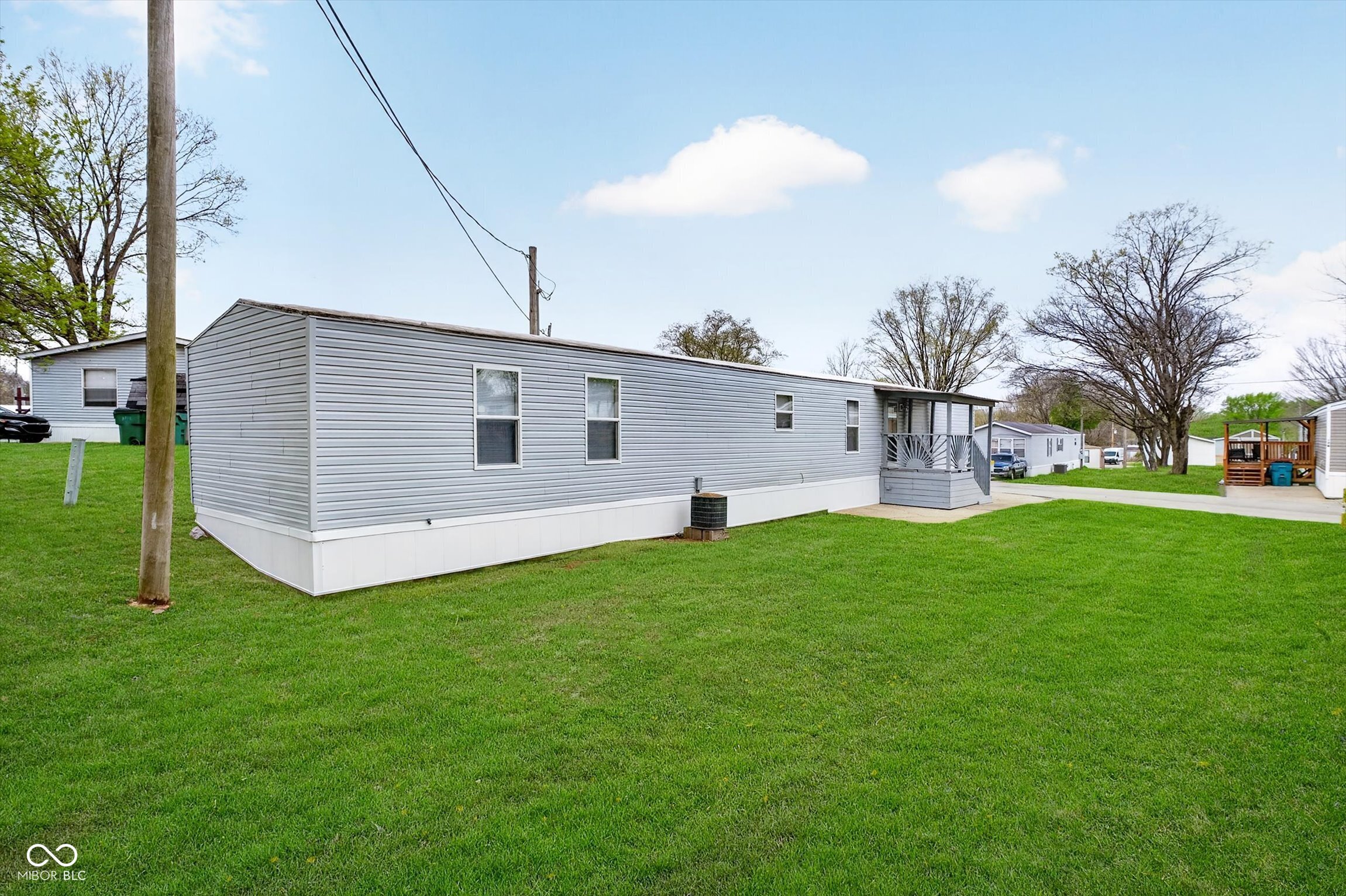 182 Echo Lake E Drive
