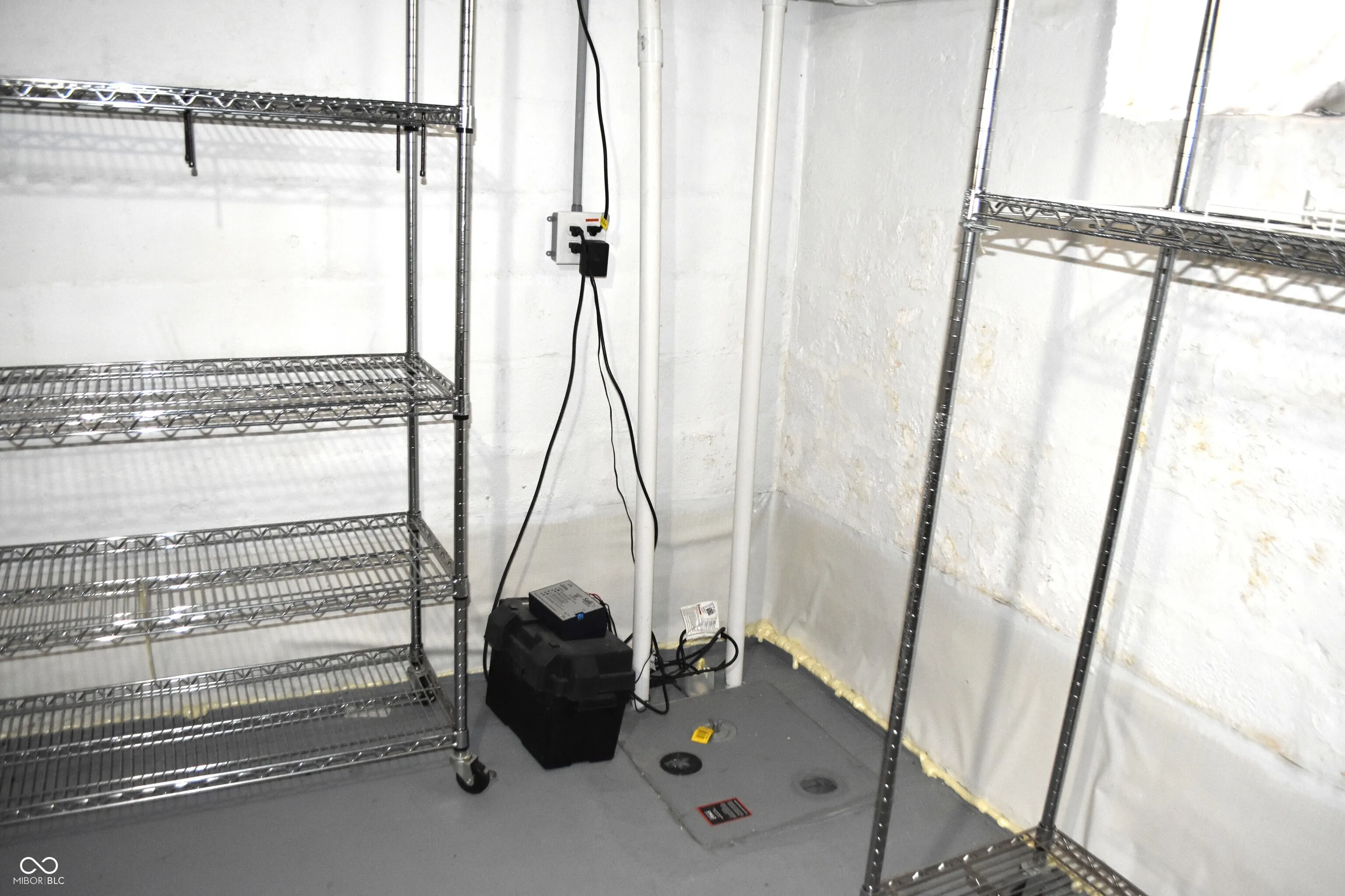 Speedway, Indiana 46224, United States, 2 Bedrooms Bedrooms, ,2 BathroomsBathrooms,Residential,Active,144073