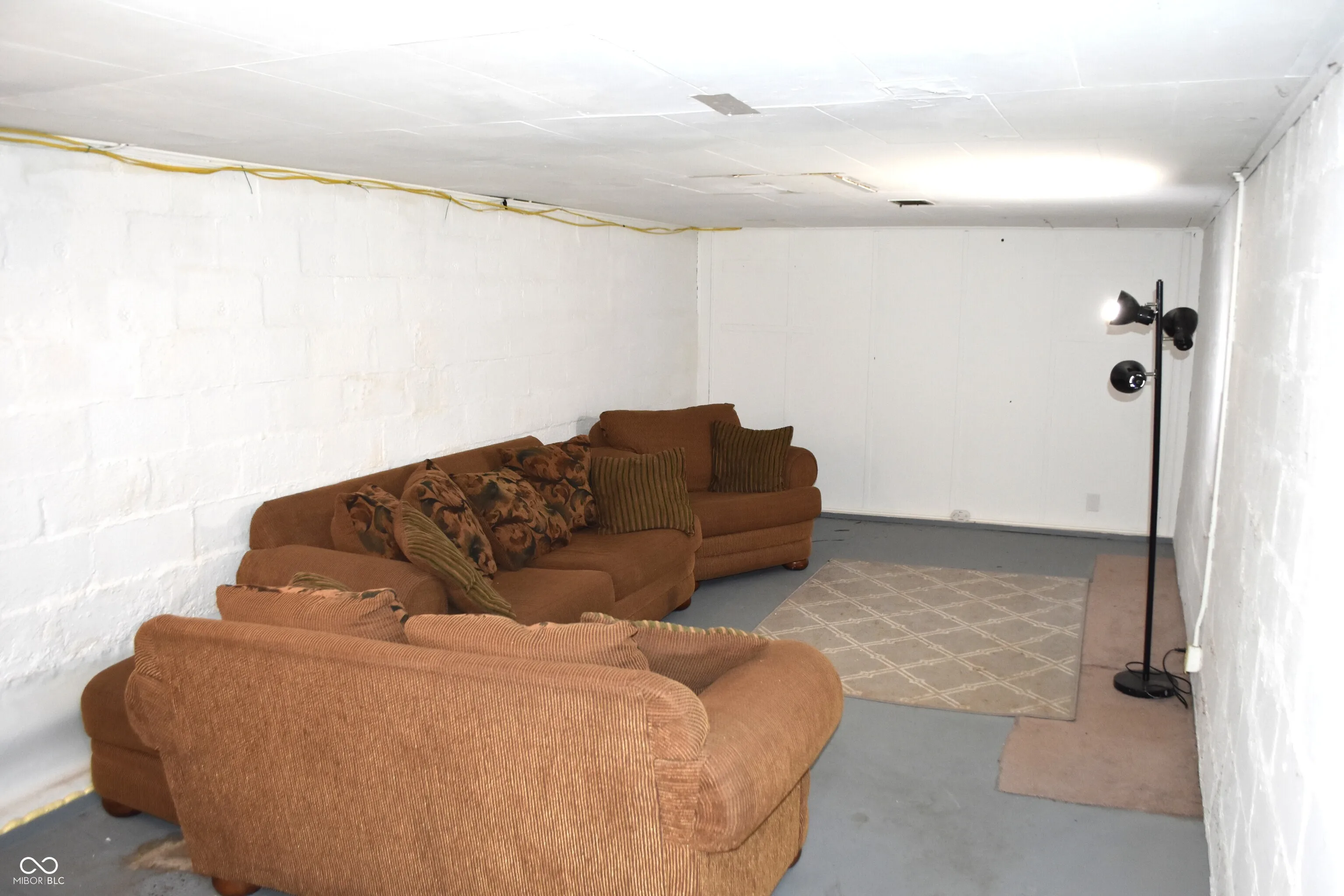 Speedway, Indiana 46224, United States, 2 Bedrooms Bedrooms, ,2 BathroomsBathrooms,Residential,Active,144073