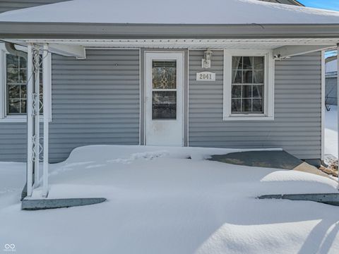 Photo of 2041 McKinley Avenue, Columbus, IN 47201 (MLS # 22084157)