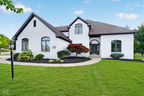 Photo of 3256 Waterside Court, Greenwood, IN 46143 (MLS # 22108445)