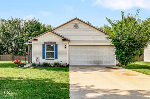 Photo of 2025 Brookside Court, Greenfield, IN 46140 (MLS # 22124396)