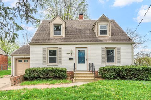 Photo of 1223 E Thompson Road, Indianapolis, IN 46227 (MLS # 22095553)