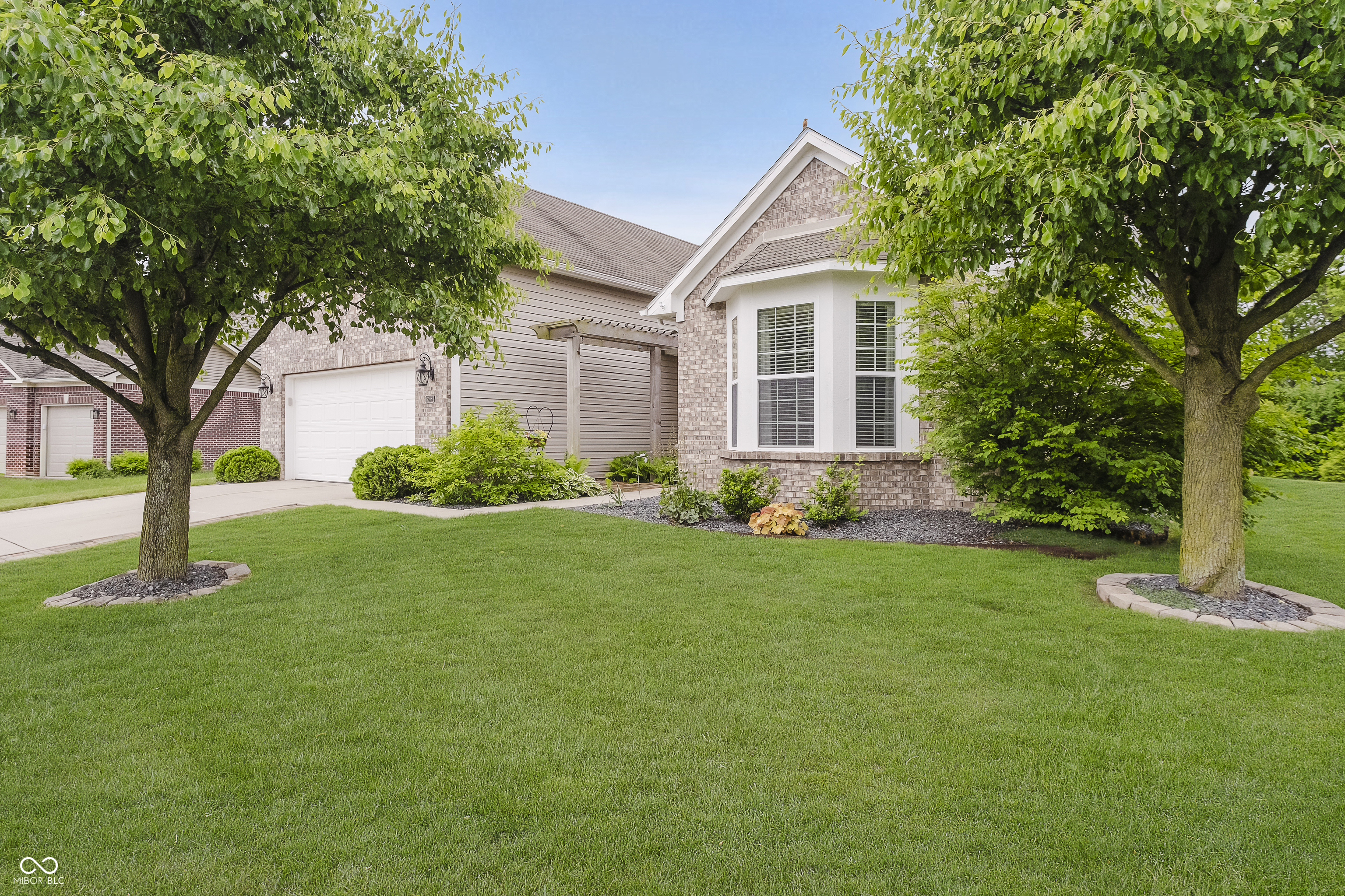 9598 N Mariners Crest