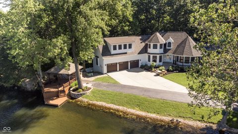 Photo of 8641 Fawn Lake Circle, Indianapolis, IN 46278 (MLS # 22106135)