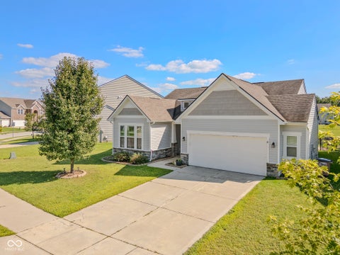 Photo of 2337 Creekland Drive, Columbus, IN 47201 (MLS # 22111833)