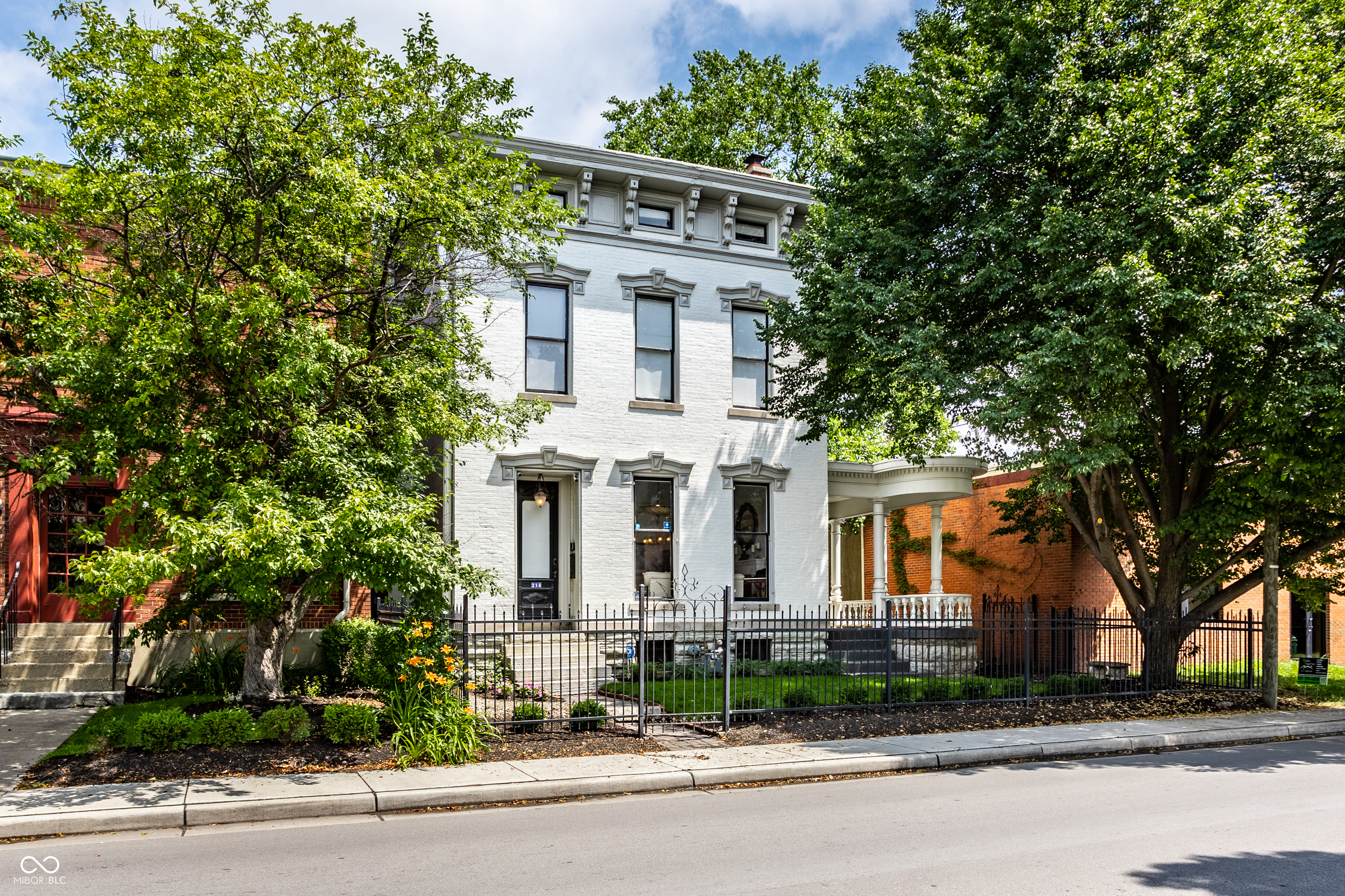 214 E St Joseph Street