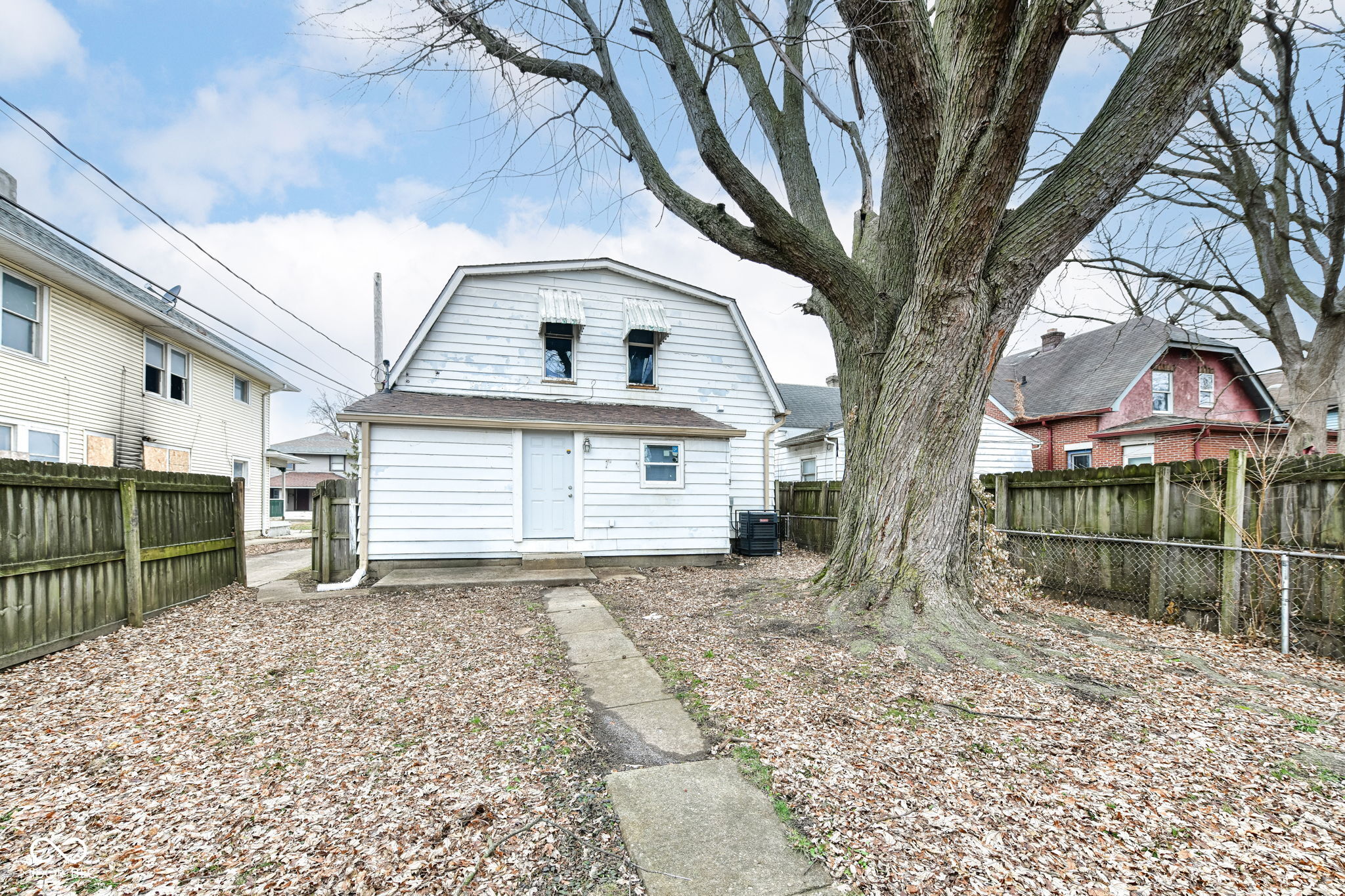 2919 E New York Street