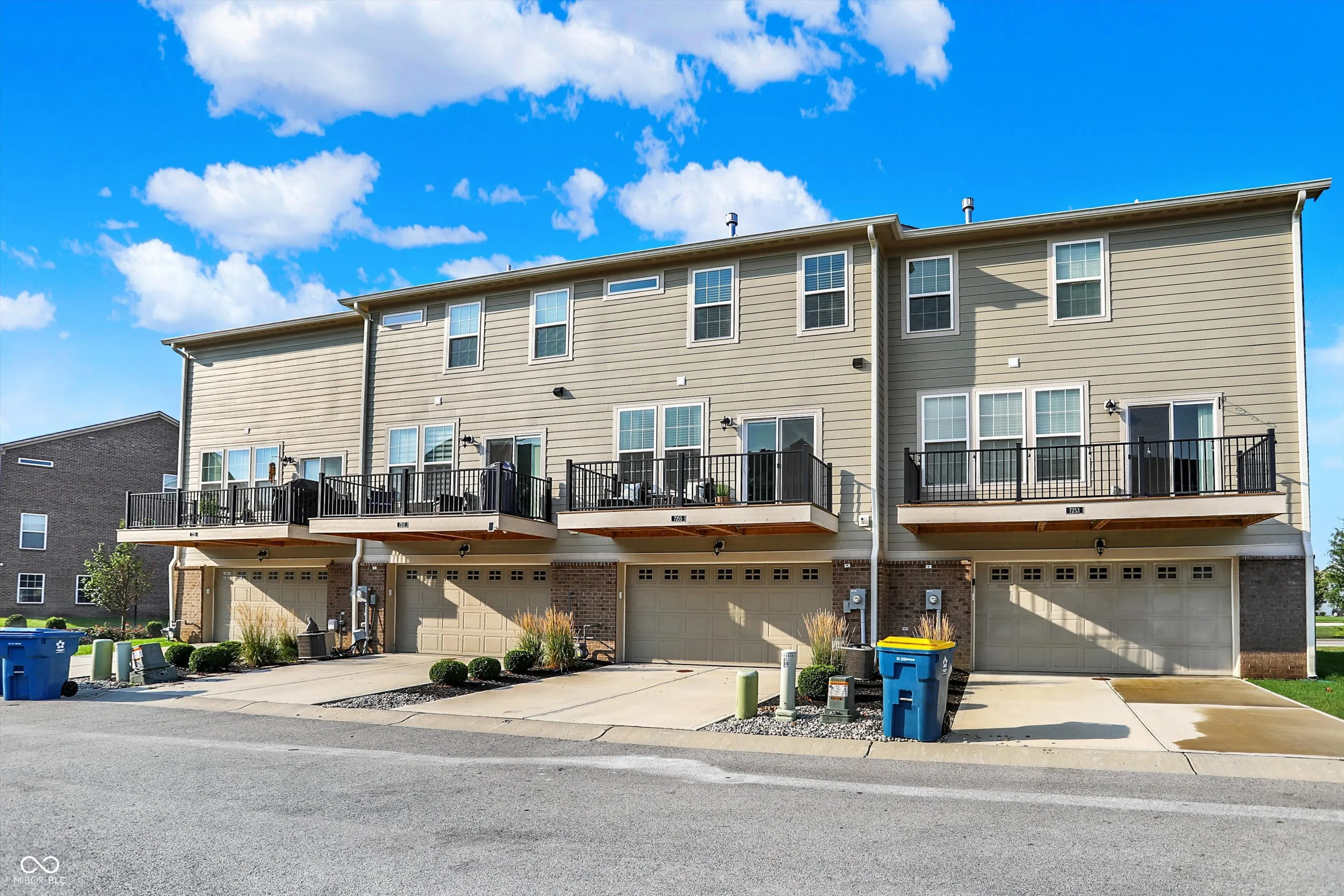 Carmel, Indiana 46033, United States, 3 Bedrooms Bedrooms, ,3 BathroomsBathrooms,Residential,Pending,13450