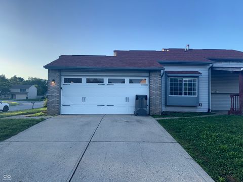 Photo of 10256 Arapahoe Drive, Indianapolis, IN 46235 (MLS # 22103778)