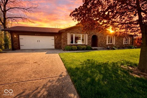 Photo of 621 Elm Drive, Plainfield, IN 46168 (MLS # 22093864)