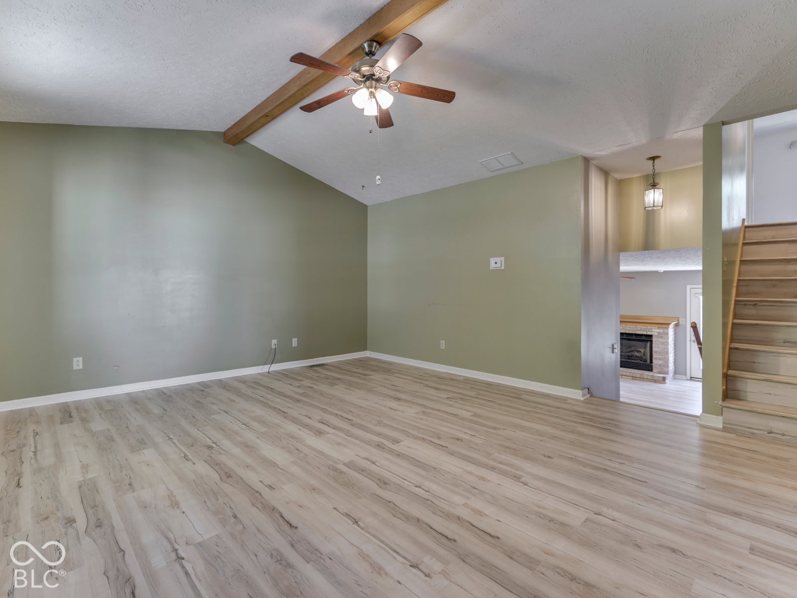 3990 Leslie Court