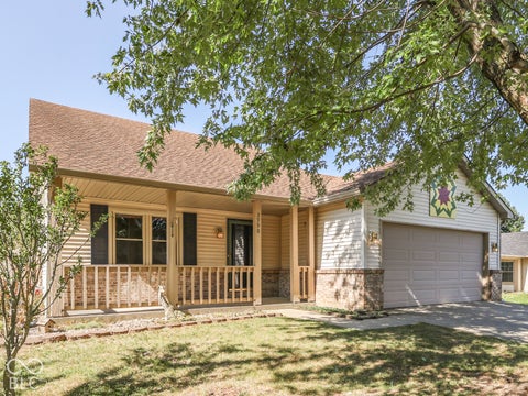 Photo of 3990 Leslie Court, Franklin, IN 46131 (MLS # 22130941)