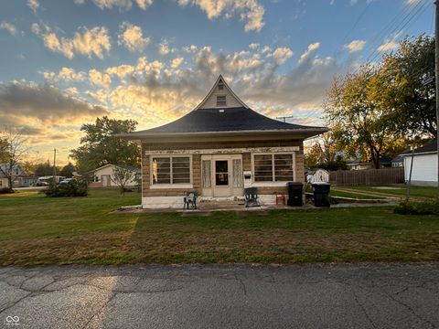 Photo of 208 S Portland Street, Ridgeville, IN 47380 (MLS # 22070060)