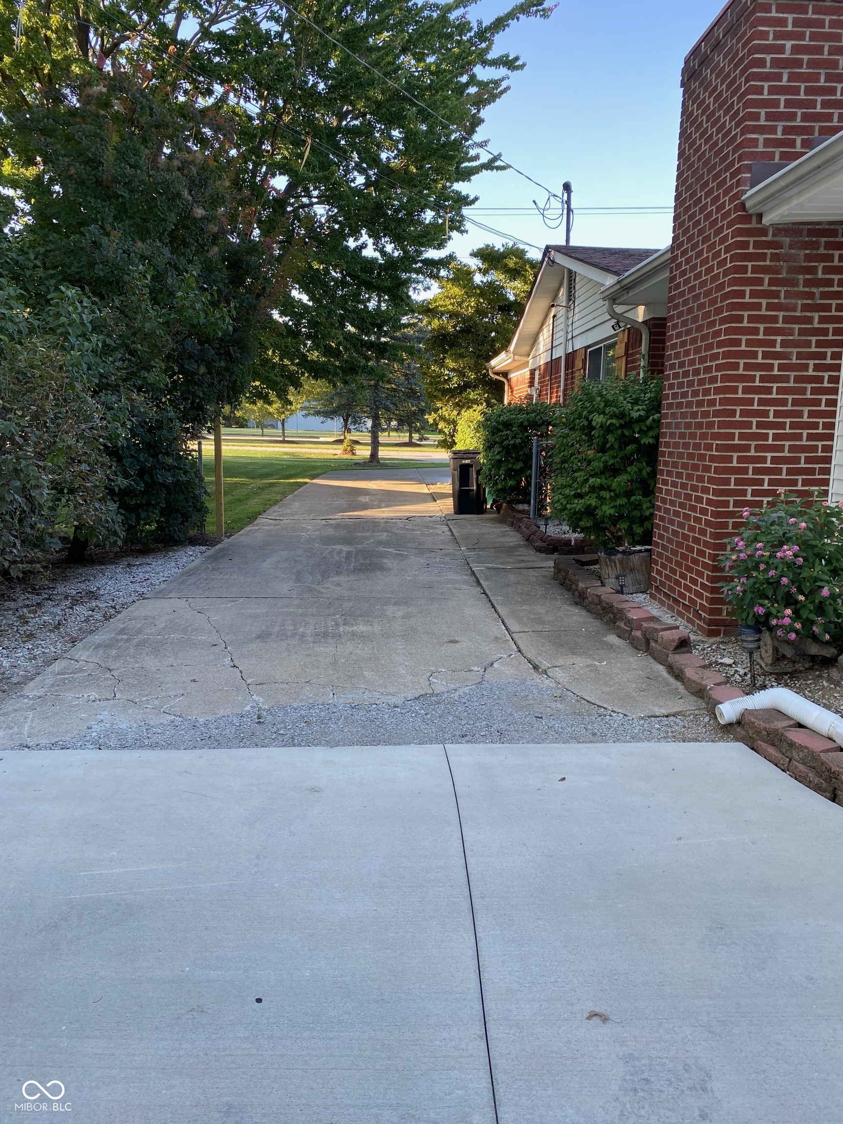 7989 E County Road 200 N