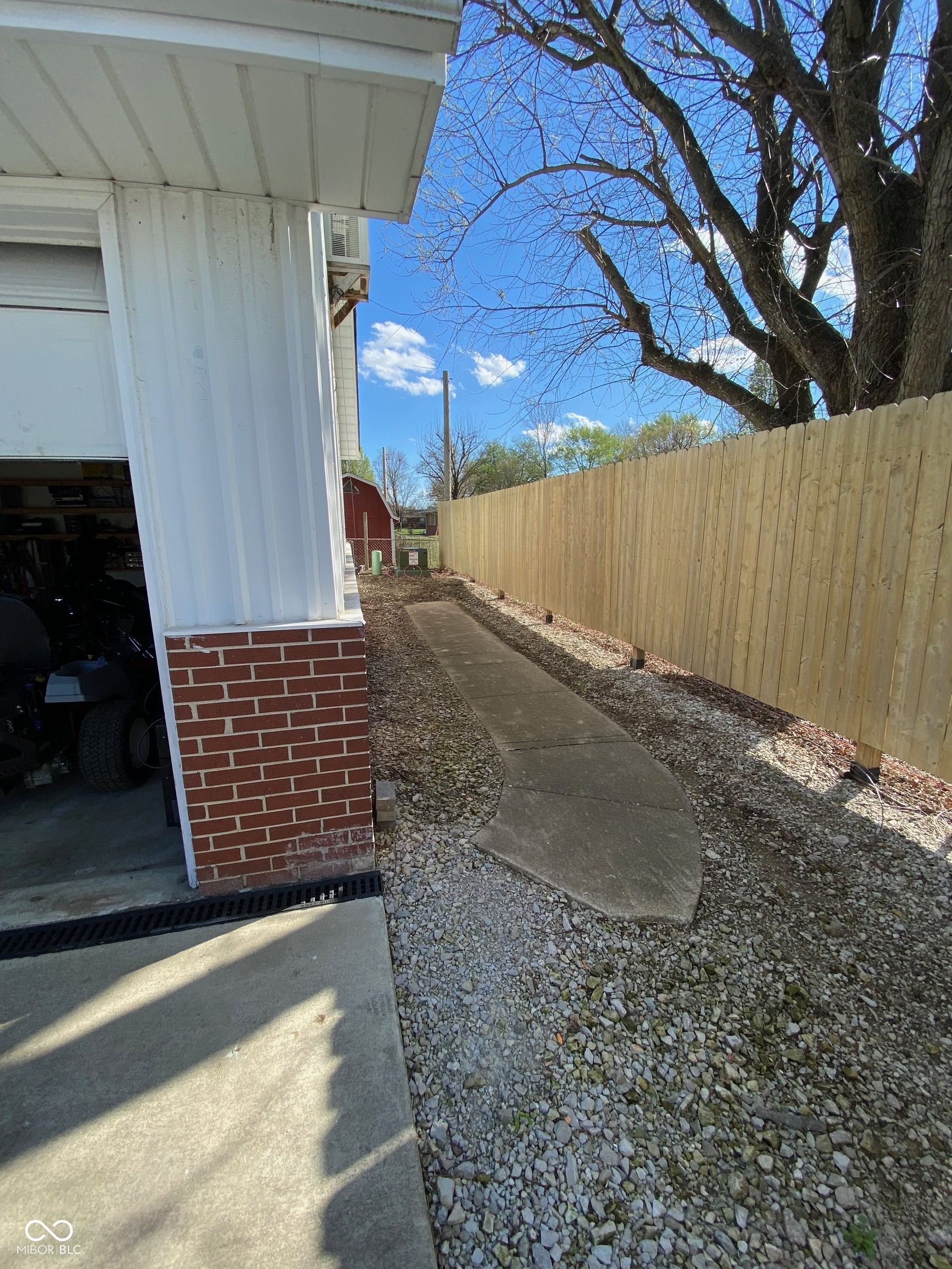 7989 E County Road 200 N