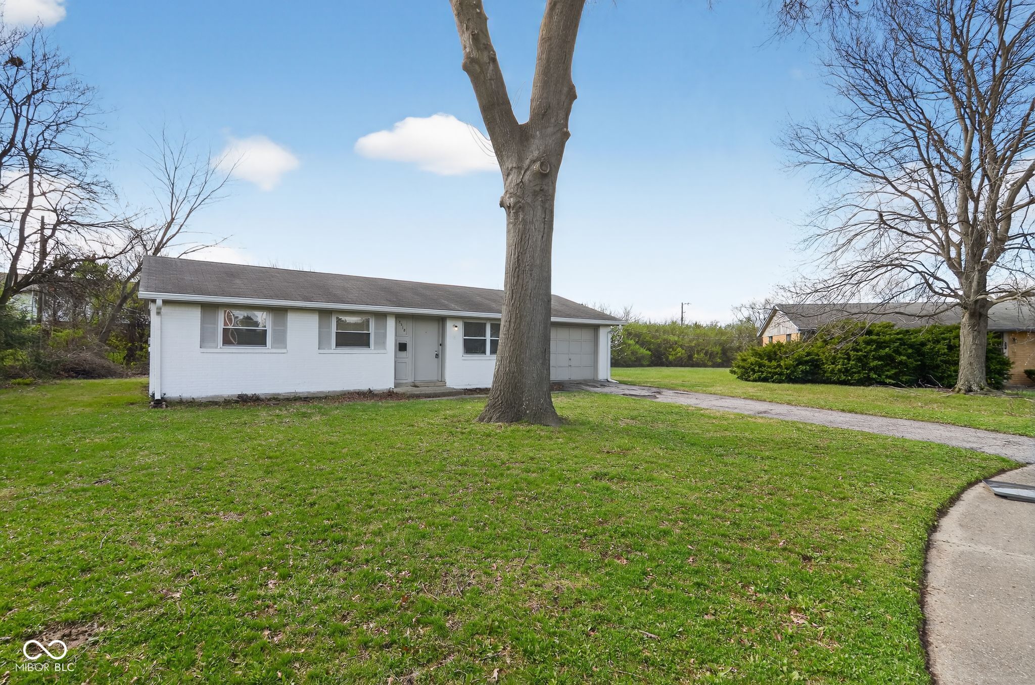 2318 N John Glenn Court