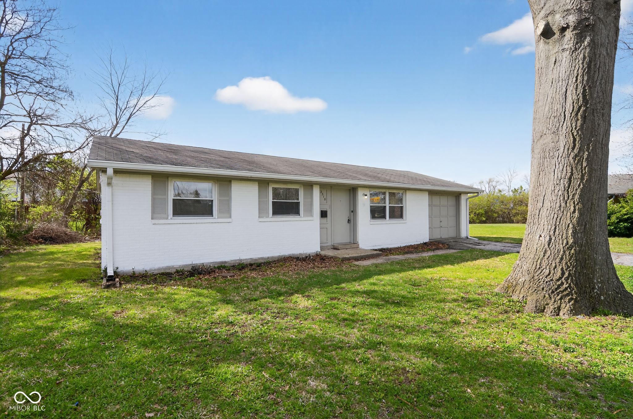 2318 N John Glenn Court