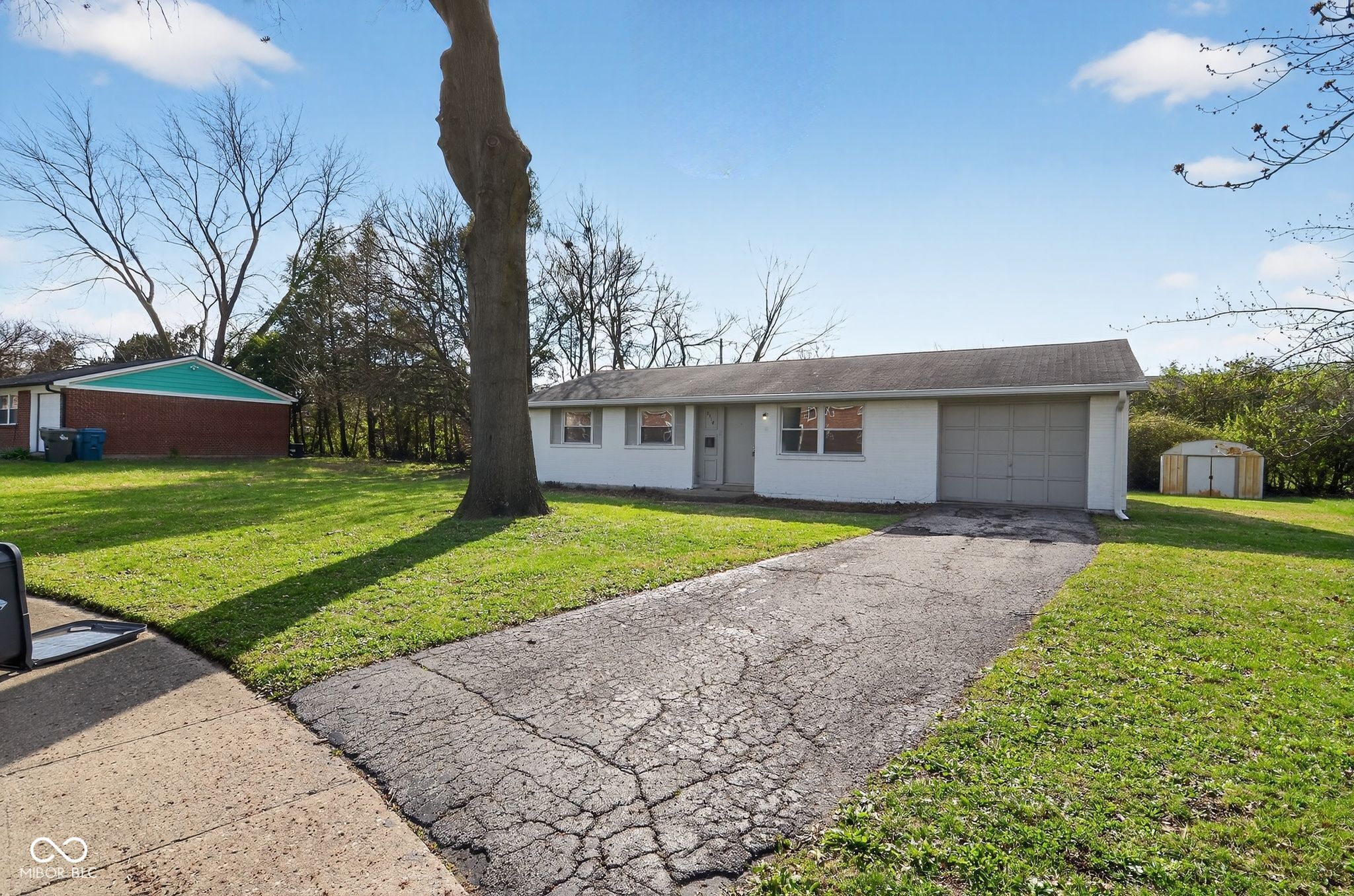 2318 N John Glenn Court