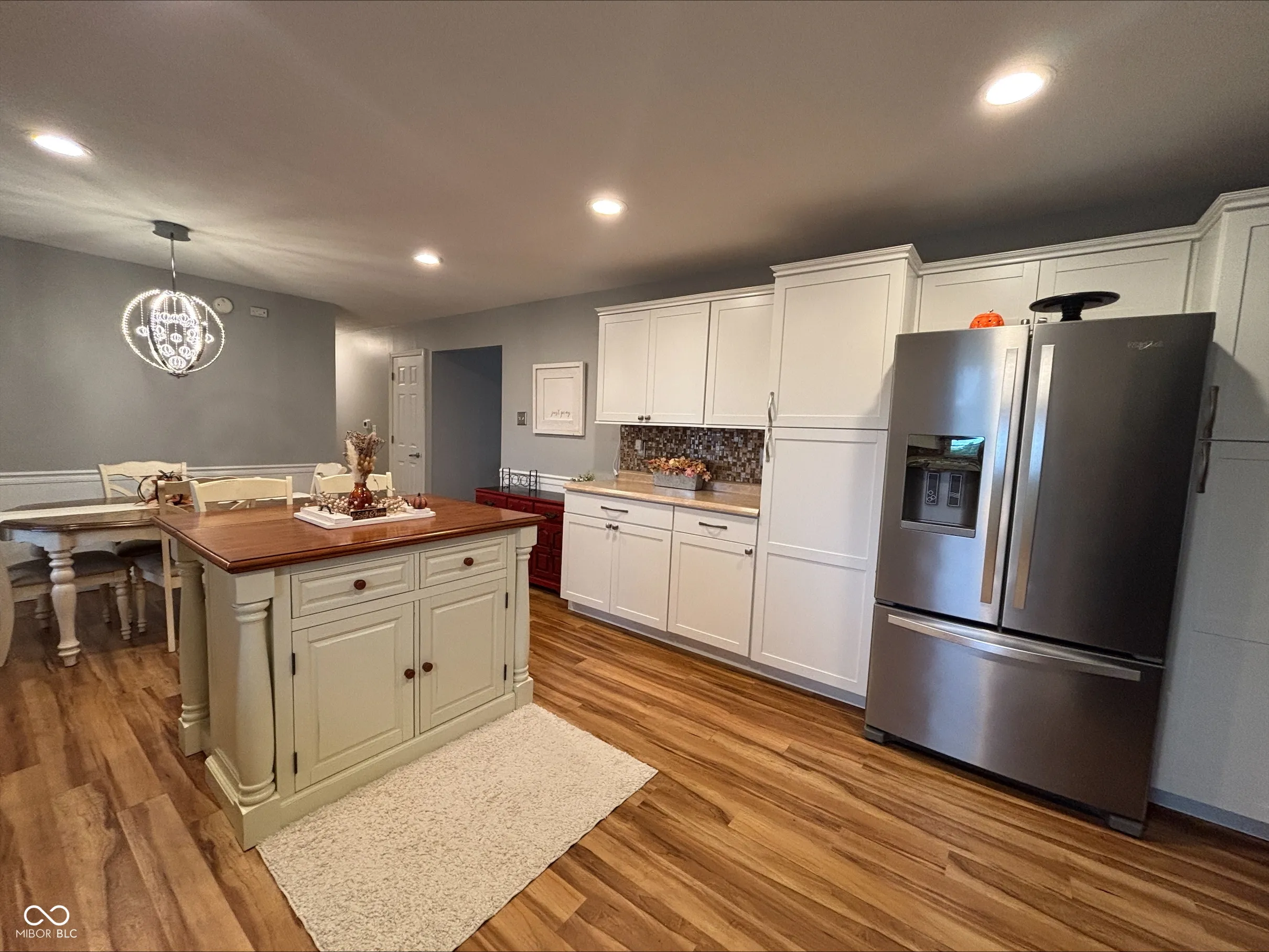 Columbus, Indiana 47203, United States, 3 Bedrooms Bedrooms, ,2 BathroomsBathrooms,Residential,Active,250300