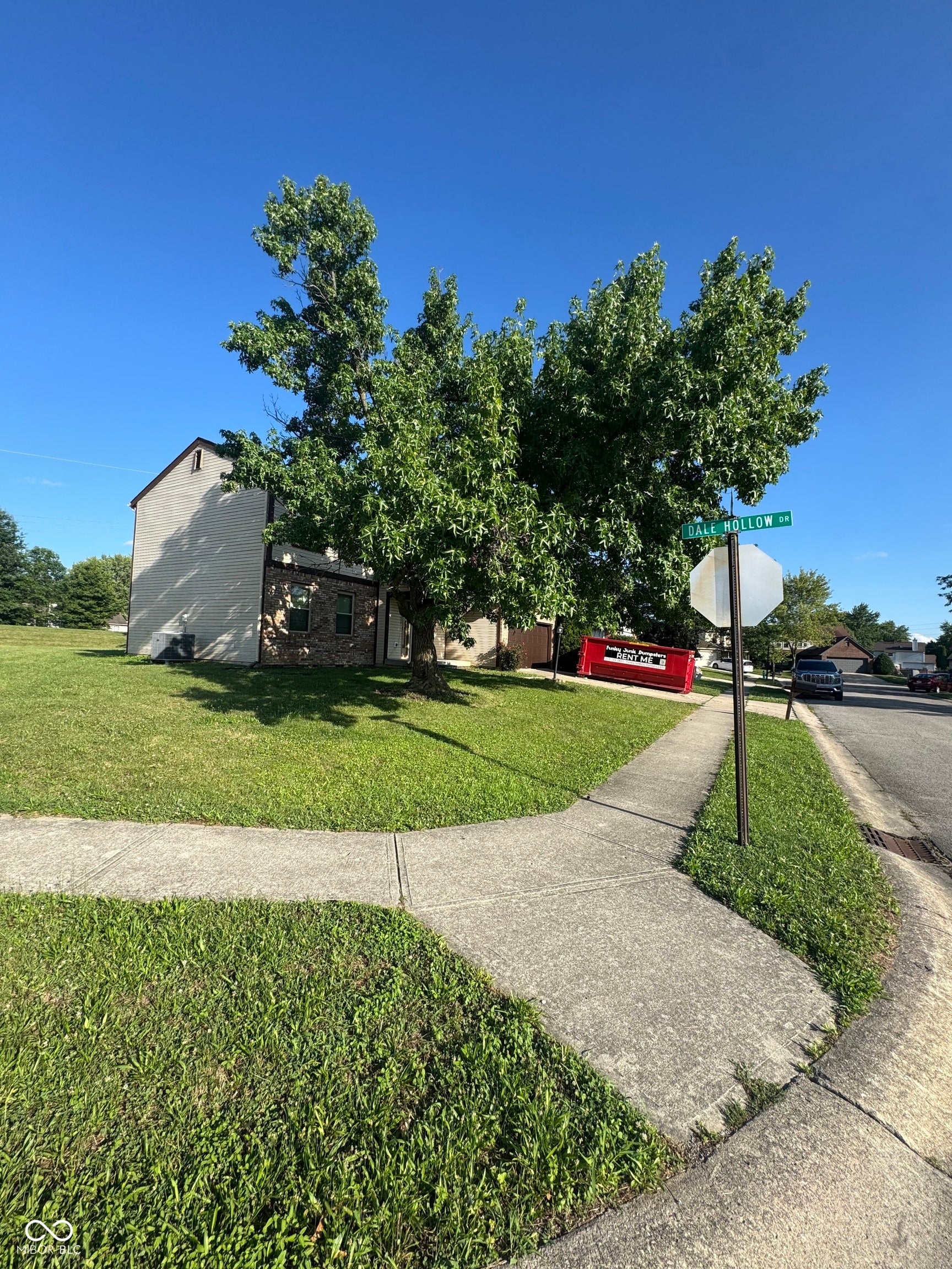 1129 Fontana Court