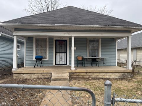 Photo of 712 Lynn Street, Indianapolis, IN 46222 (MLS # 22022055)