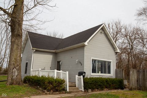 Photo of 302 Academy Street, Greenwood, IN 46143 (MLS # 22089314)
