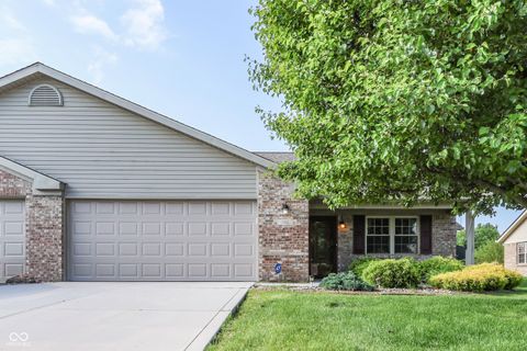 Photo of 2913 S Wind Chime Circle, Greenwood, IN 46143 (MLS # 22070305)