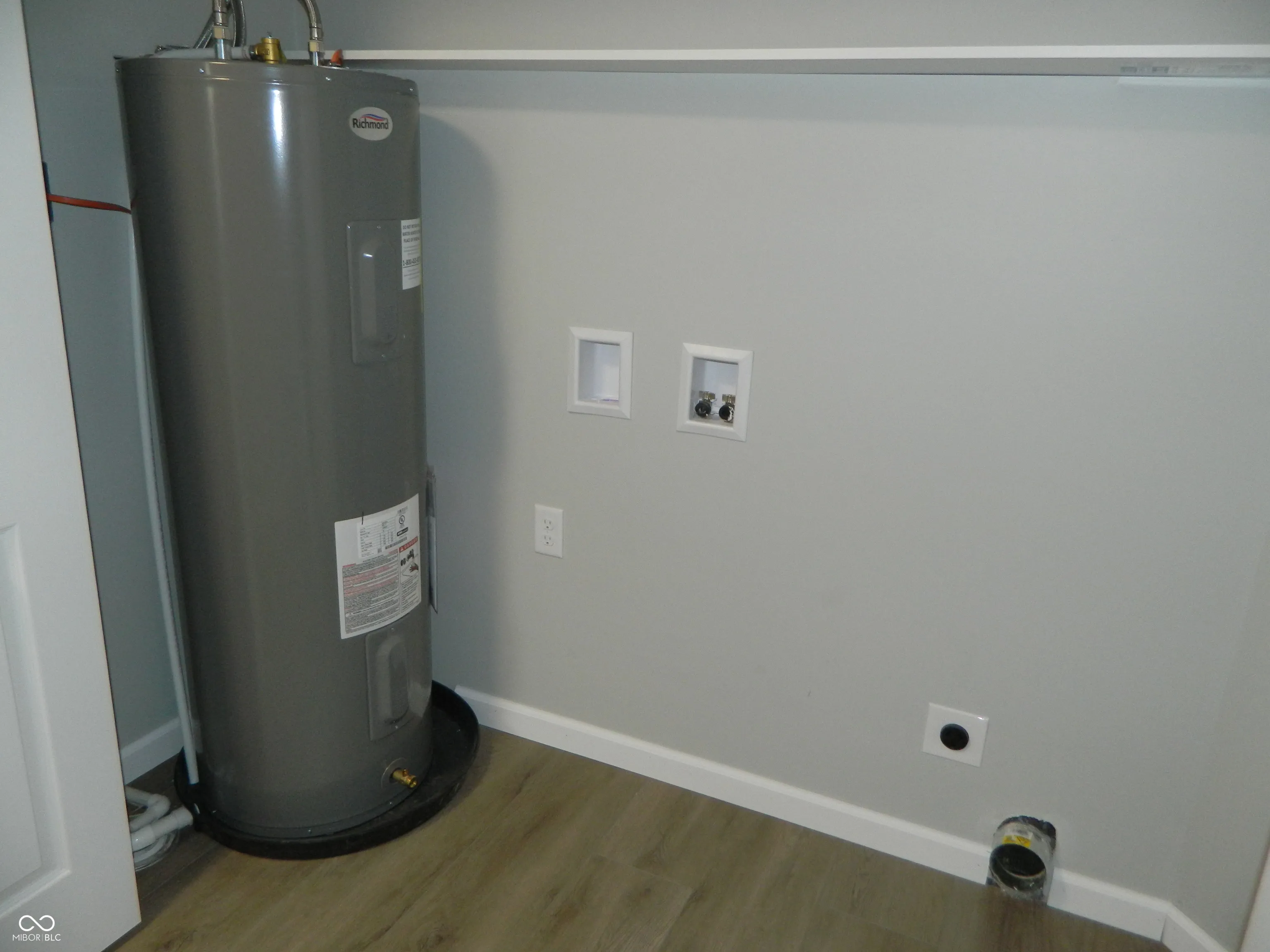 Austin, Indiana 47102, United States, 3 Bedrooms Bedrooms, ,2 BathroomsBathrooms,Residential,Pending,107366