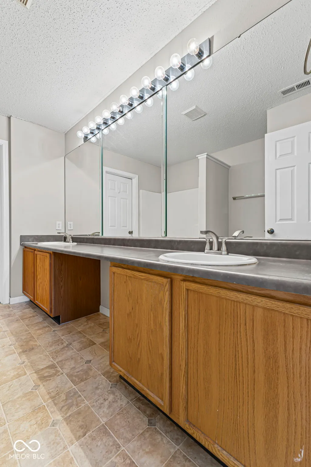 Indianapolis, Indiana 46239, United States, 3 Bedrooms Bedrooms, ,3 BathroomsBathrooms,Residential,Active,198345