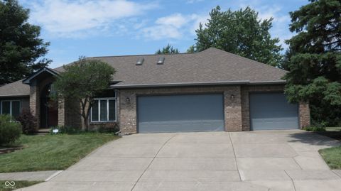 Photo of 1136 N Manchester Drive, Greenfield, IN 46140 (MLS # 22106329)