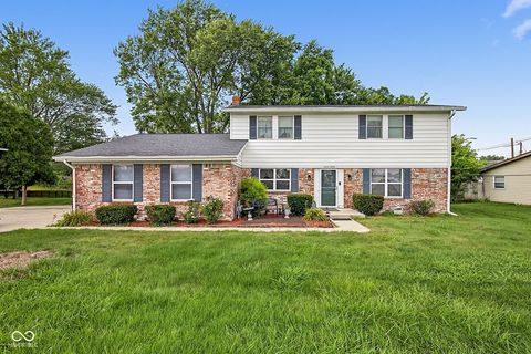 Photo of 760 E City Center Drive, Carmel, IN 46032 (MLS # 22114722)