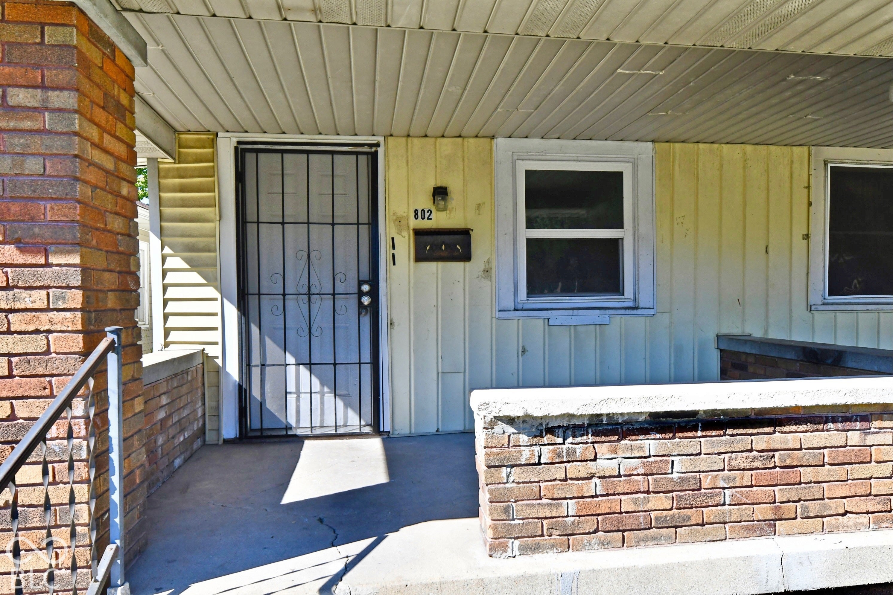 802 N Bradley Avenue