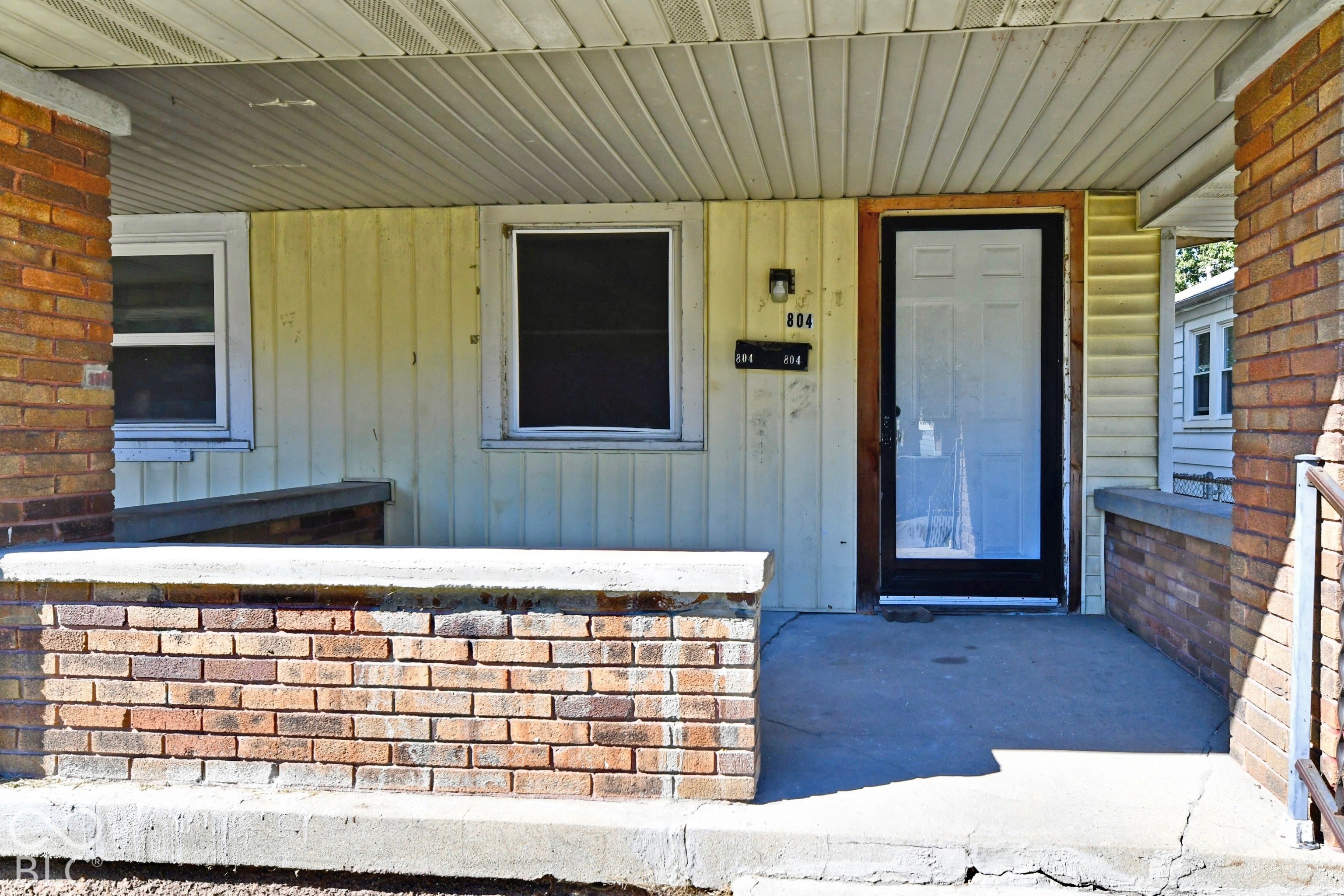 802 N Bradley Avenue