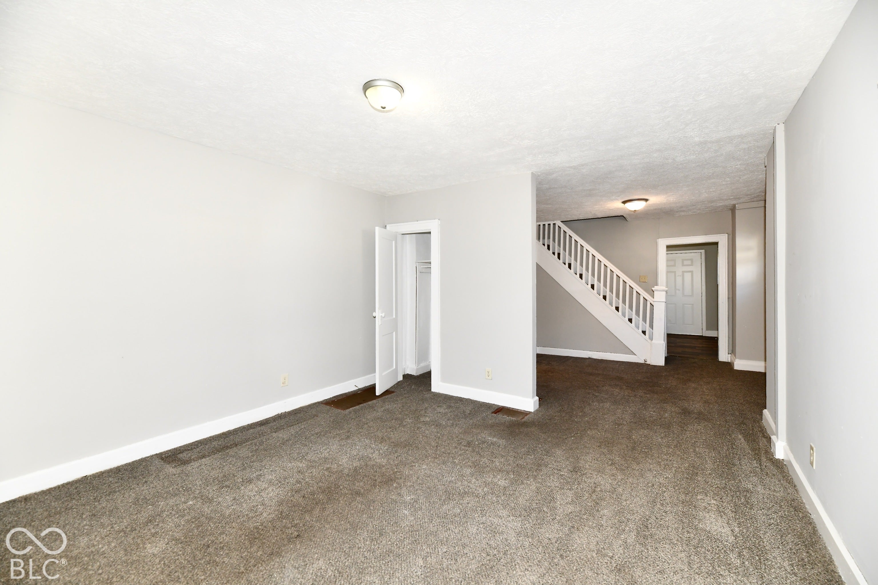 802 N Bradley Avenue