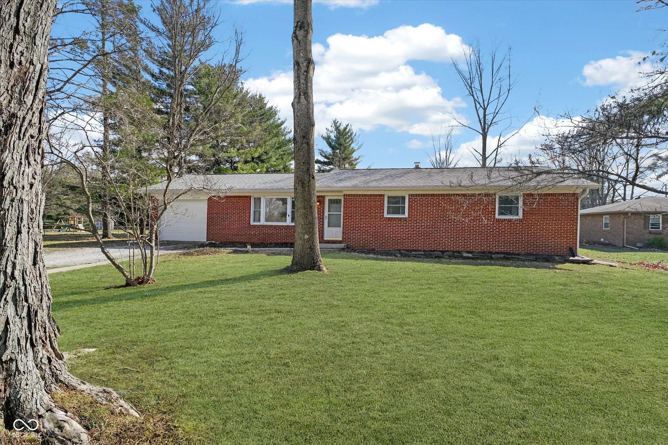 4623 E County Road 100 N