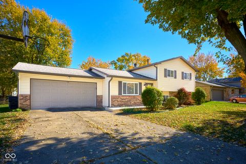 Photo of 1165 Apple Valley Road, Greenwood, IN 46142 (MLS # 22072467)