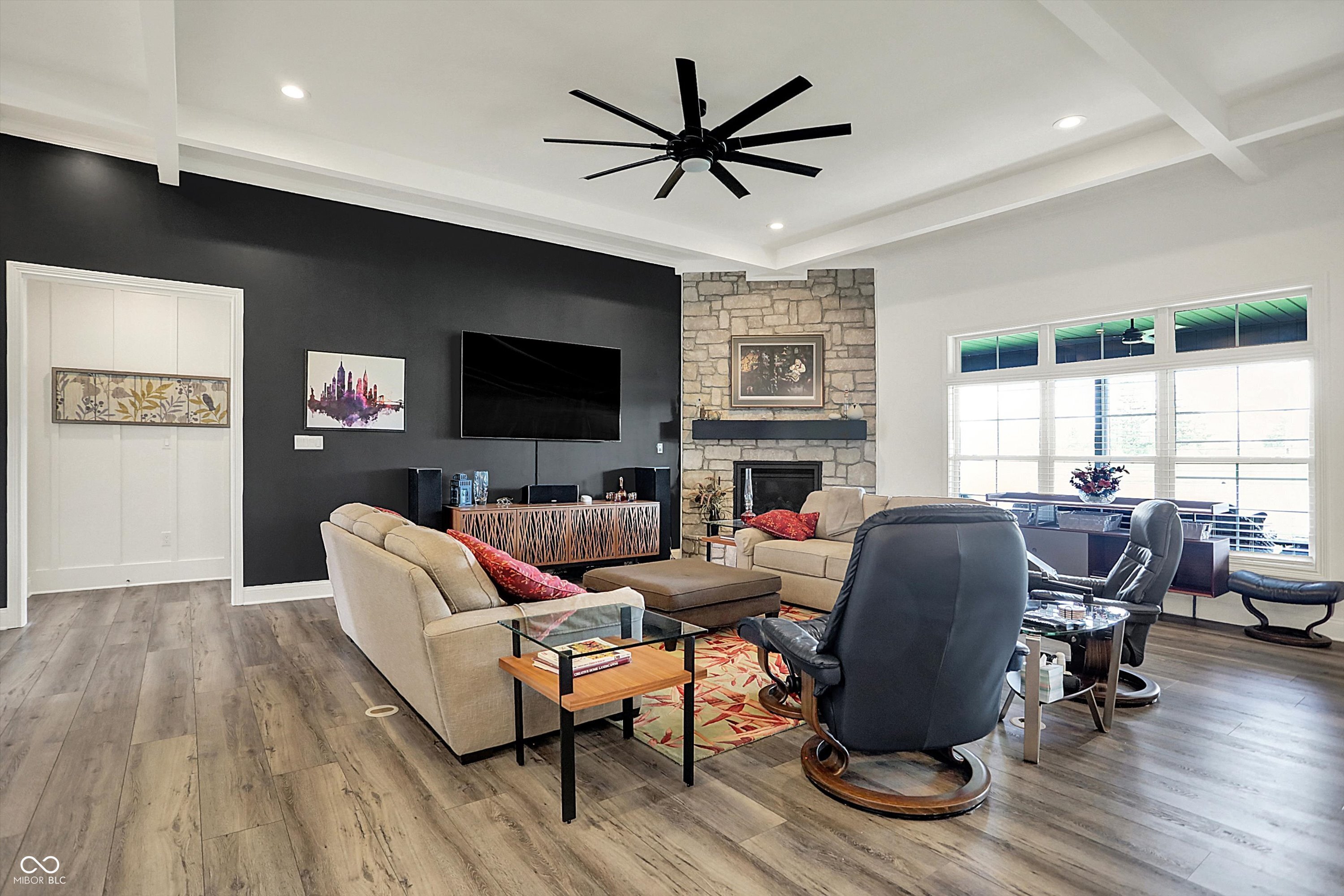 725 Meadowbrook Lane