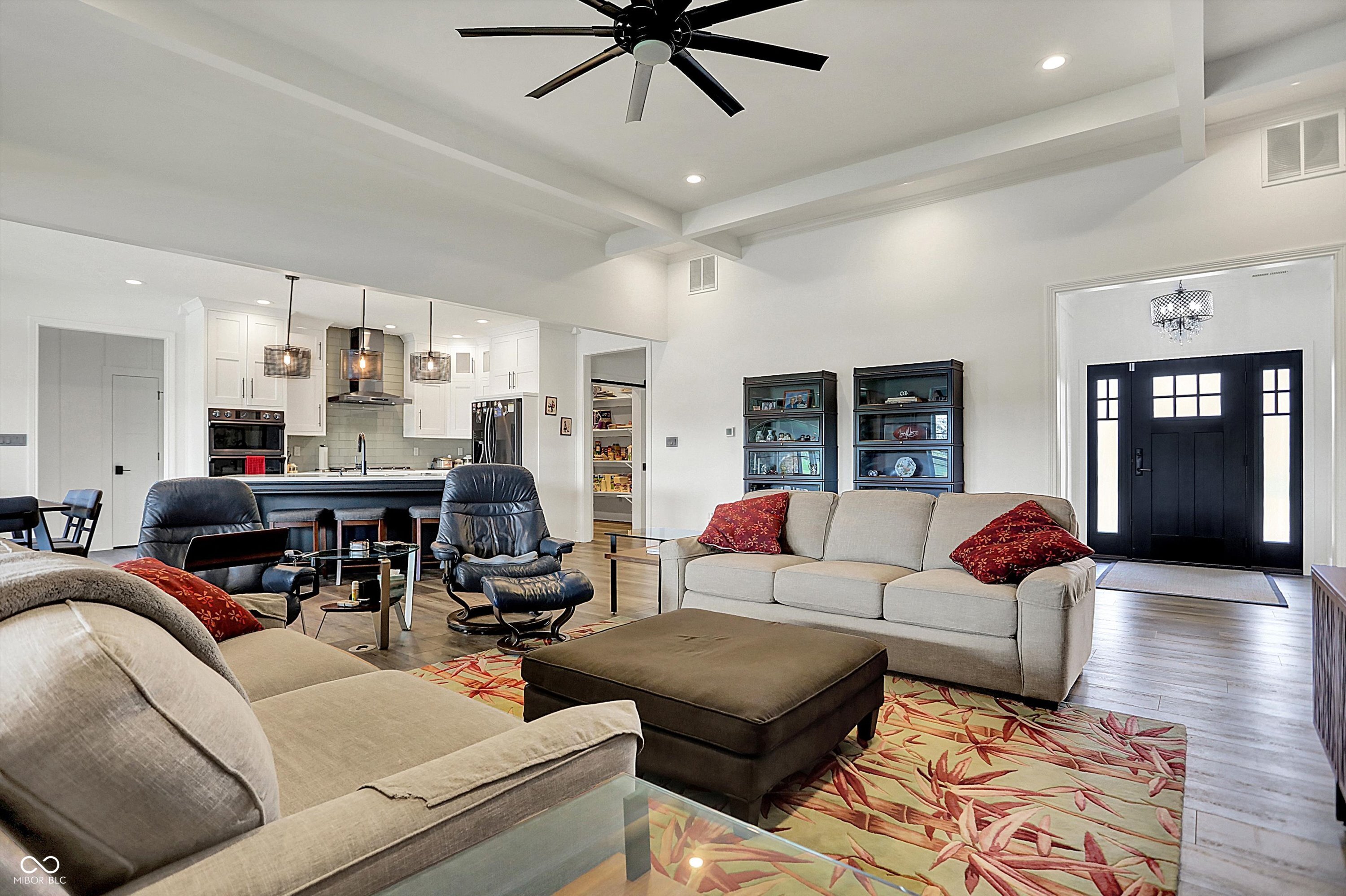 725 Meadowbrook Lane