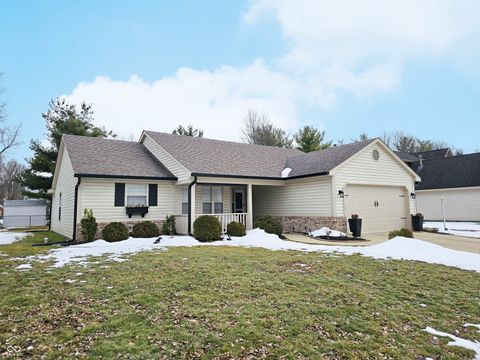 Photo of 5747 Spring Oaks Way, Indianapolis, IN 46237 (MLS # 22084735)