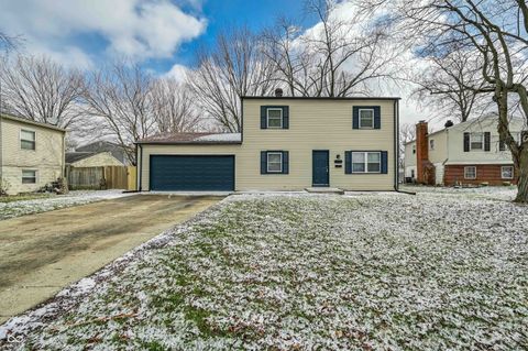 Photo of 3449 Seine Court, Indianapolis, IN 46226 (MLS # 22089804)